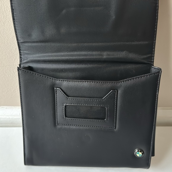 BMW LIFESTYLE Embroidered Adjustable Hat, BMW  Writing Pen & Soft Leather Bifold - Picture 12 of 12